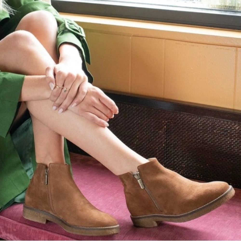 Italeau Foliana Cognac Suede Waterproof Booties | Size 40 (US 9.5/10)